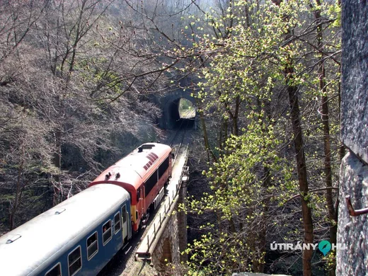'Cuha-völgyi vasúti viadukt' cikk borítóképe